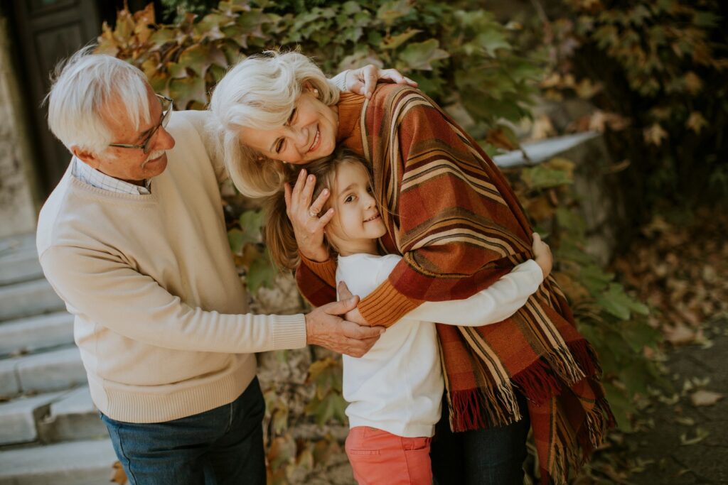 retraités heureux grâce à leur assurance vie