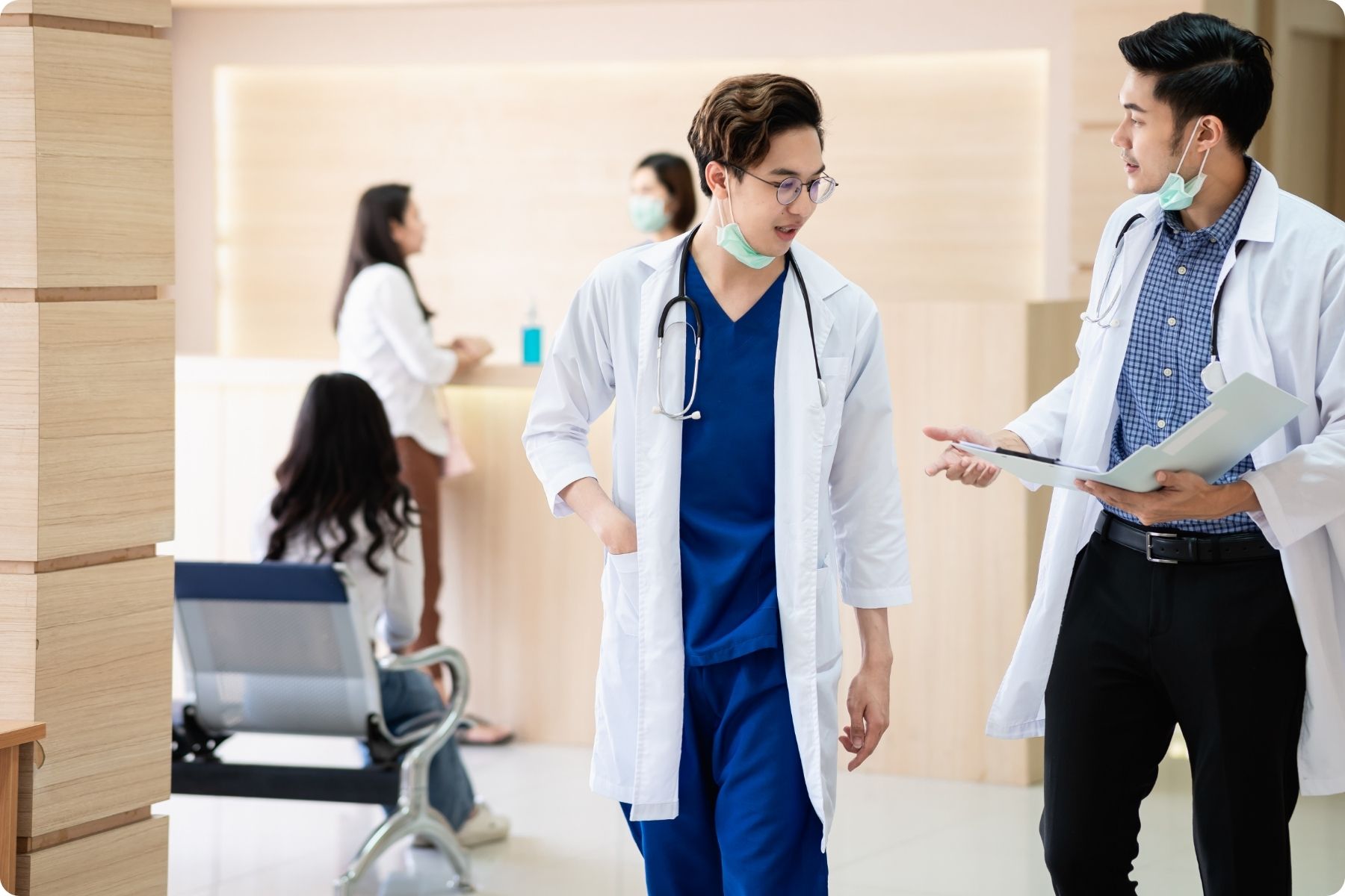 professionnels de santé en discussion
